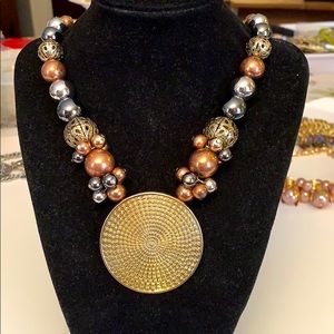 Short in style necklace that is awesome